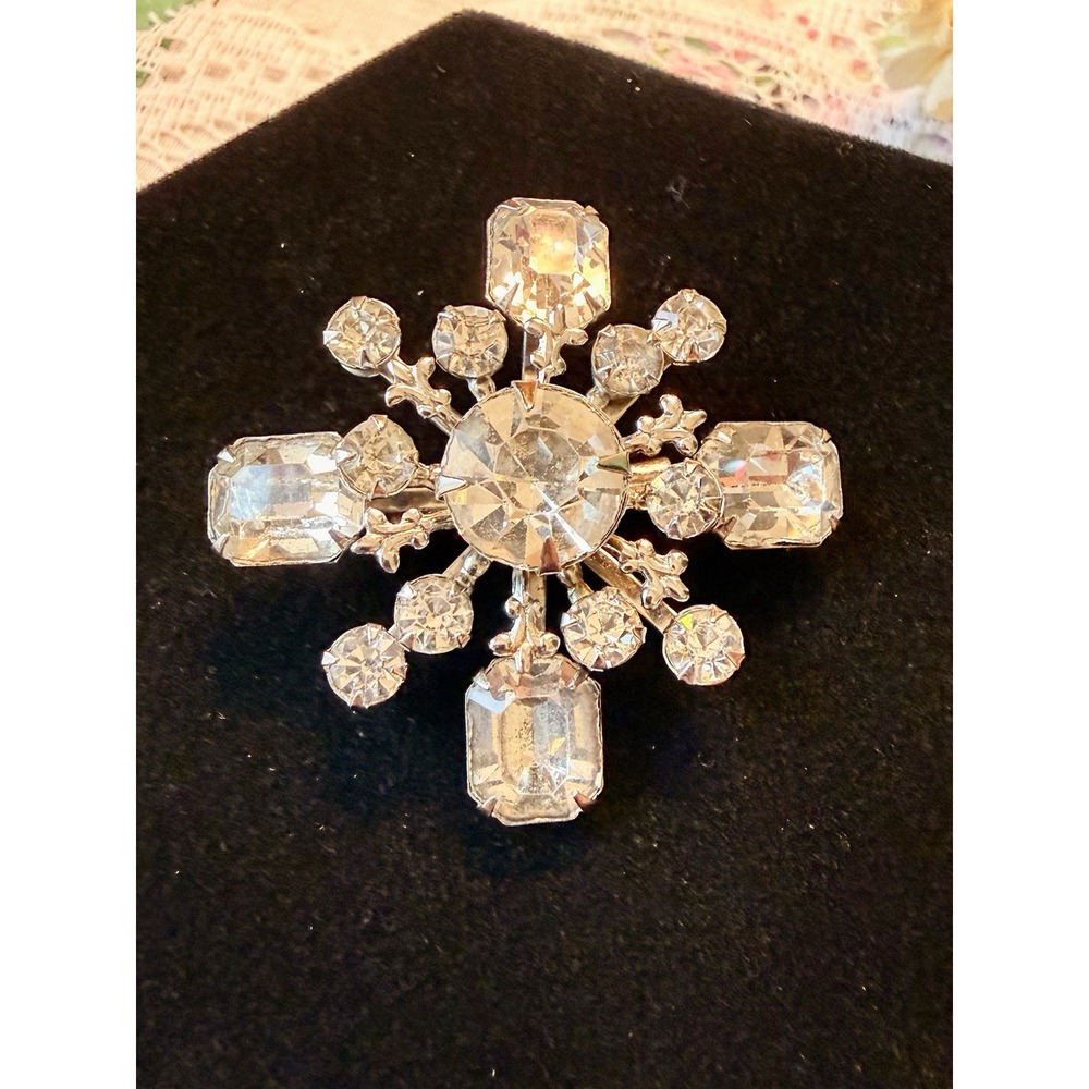 Vintage Clear Rhinestone Snowflake Starburst Brooch Pin Silver Tone Mid Century